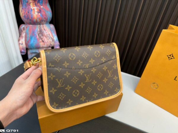 New Arrival LV Handbag L403