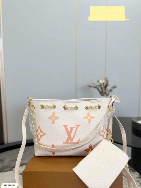 New Arrival LV Handbag L402