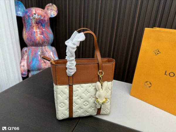 New Arrival LV Handbag L401