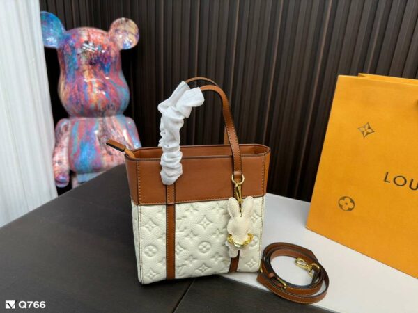 New Arrival LV Handbag L401