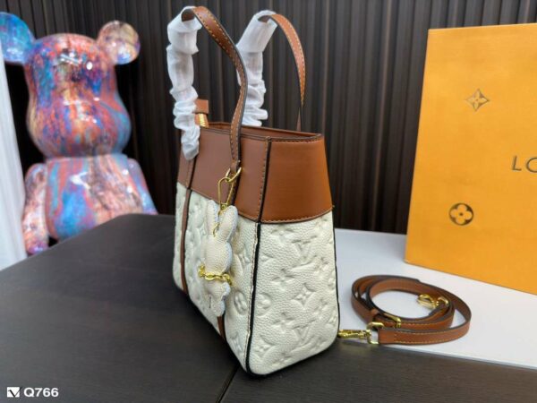 New Arrival LV Handbag L401