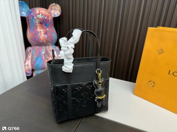 New Arrival LV Handbag L401