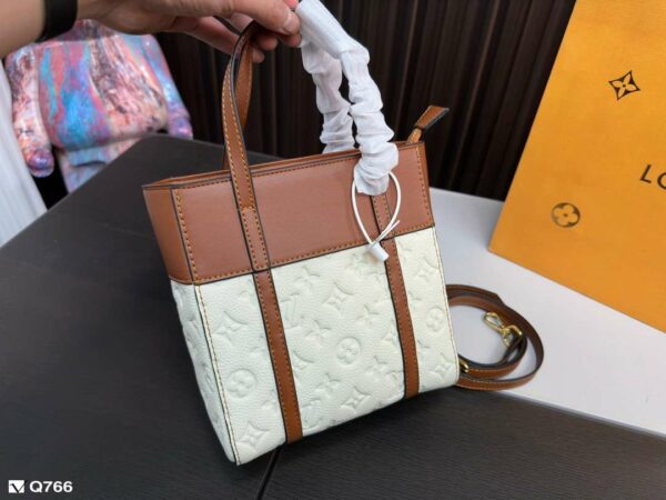 New Arrival LV Handbag L401
