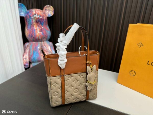 New Arrival LV Handbag L401