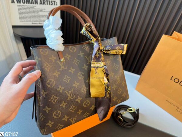 New Arrival LV Handbag L390