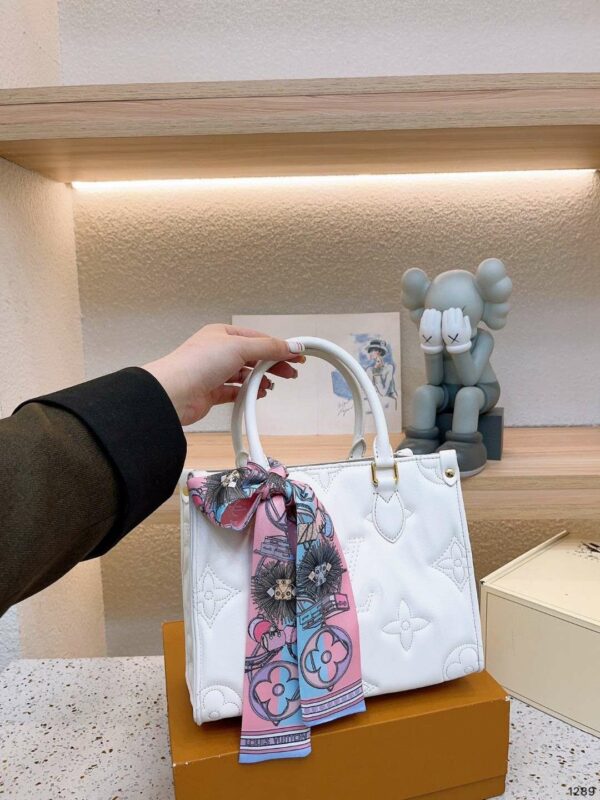 New Arrival LV Handbag L325