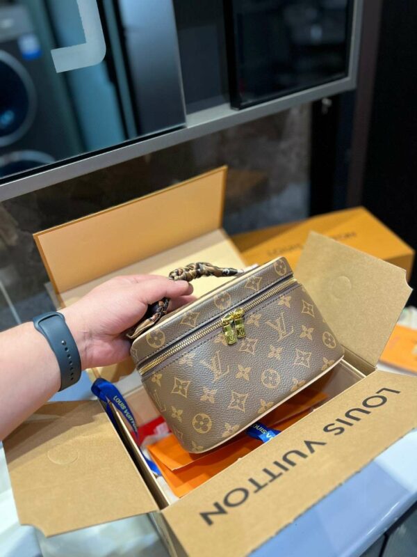 New Arrival LV Handbag L221