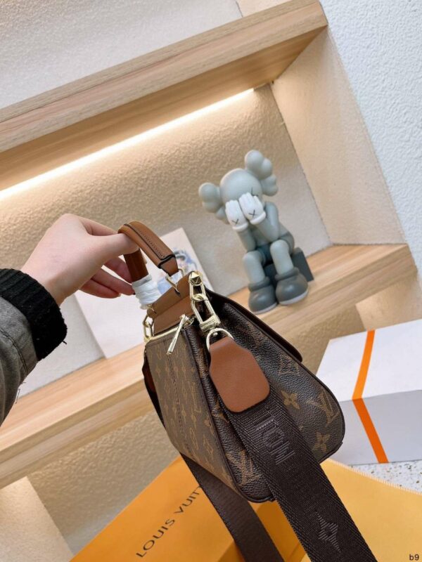 New Arrival LV Handbag L217