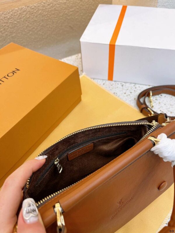New Arrival LV Handbag L217