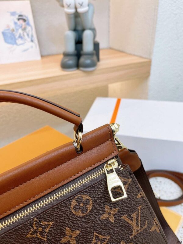 New Arrival LV Handbag L217