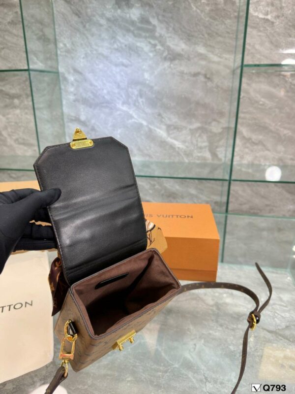 New Arrival LV Handbag L128