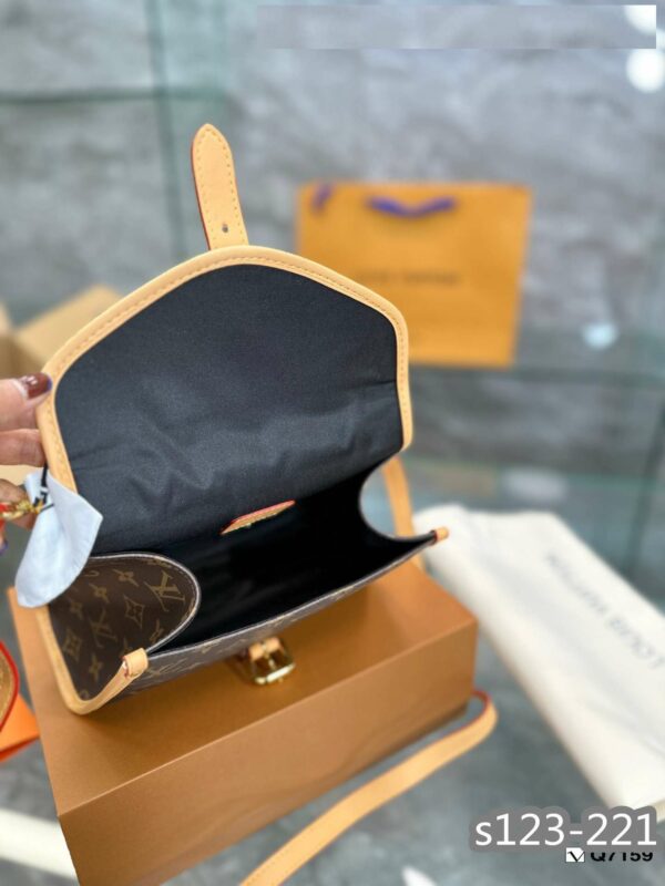 New Arrival LV Handbag L046