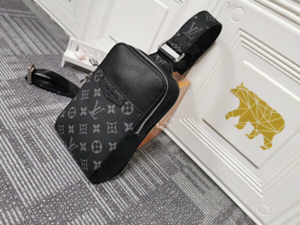 New Arrival L*V Handbag 671