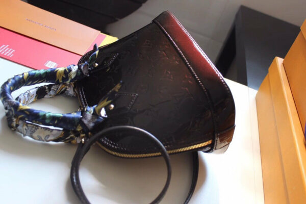 New Arrival L*V Handbag 625