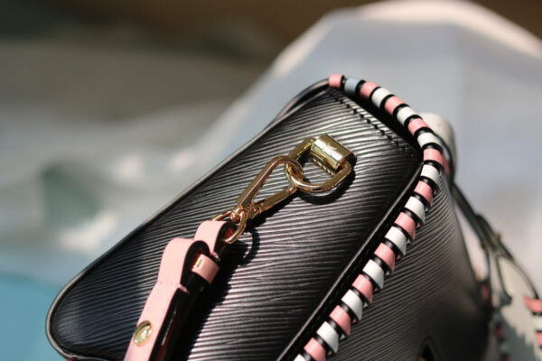 New Arrival L*V Handbag 623