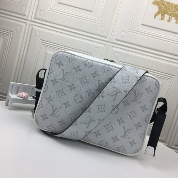 New Arrival L*V Handbag 553
