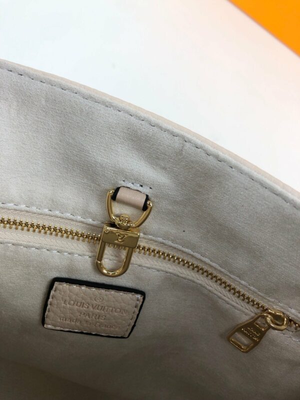 New Arrival L*V Handbag 579