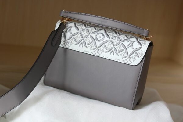 New Arrival L*V Handbag 1347
