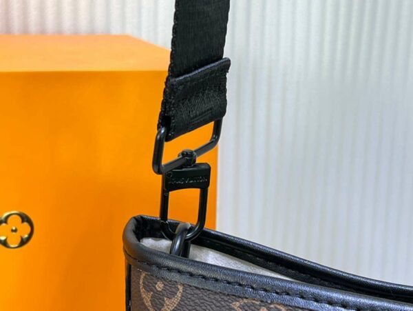 New Arrival L*V Handbag 990
