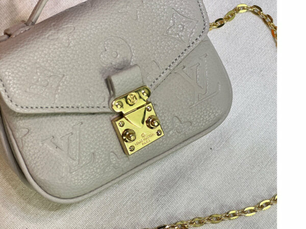 New Arrival L*V Handbag 888
