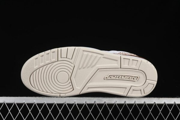 AJ Spizike Low Archaeo Brown FQ1759-101