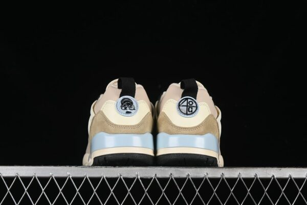 AJ Spizike Low Sand Drift Muslin HQ3439-101