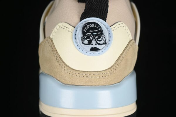 AJ Spizike Low Sand Drift Muslin HQ3439-101