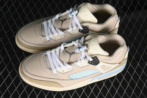 AJ Spizike Low Sand Drift Muslin HQ3439-101