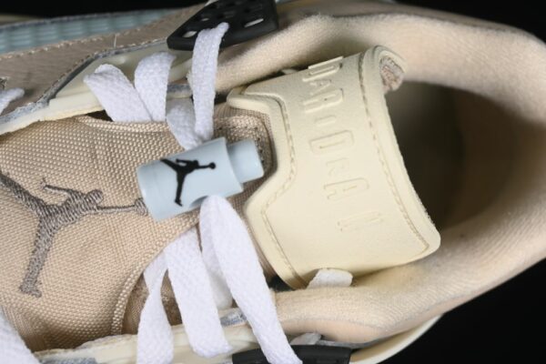 AJ Spizike Low Sand Drift Muslin HQ3439-101