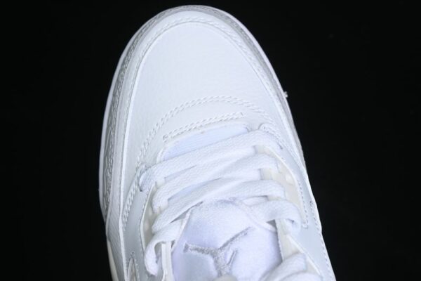 AJ Spizike Low Summit White Photon Dust HQ3602-121