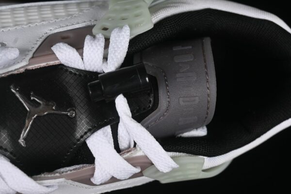 AJ Spizike Low White Cave Stone HV5974-111