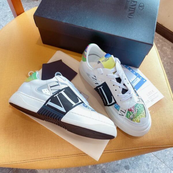 New Arrival Valentino Men Shoes 010