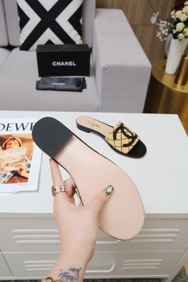 New Arrival Women Slippers 002