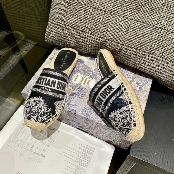 New Arrival Women Dior Shoes 038