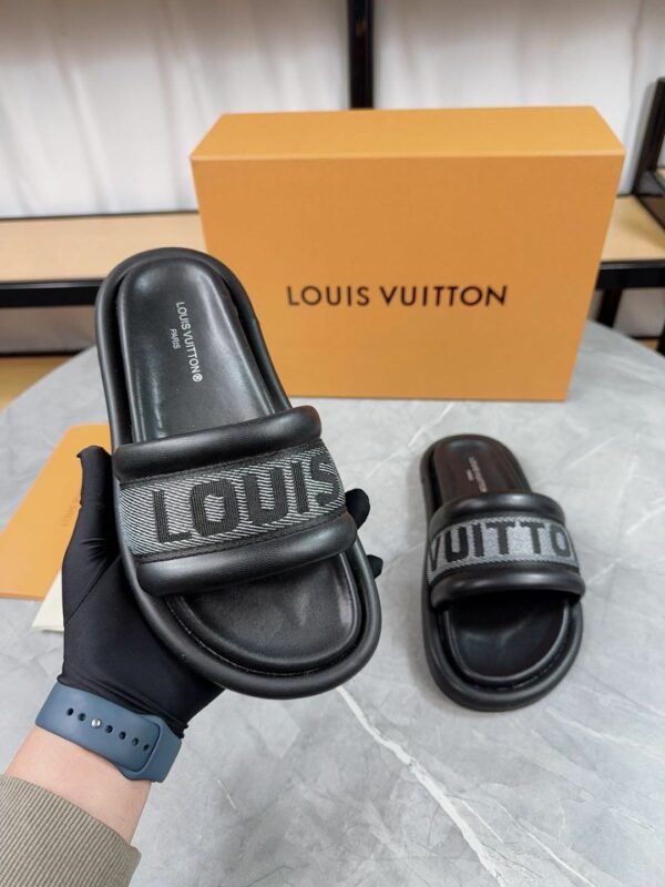 New Arrival Women Slippers 129