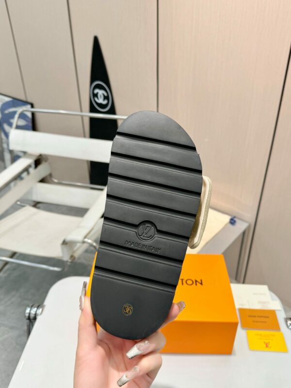 New Arrival Women Slippers 126