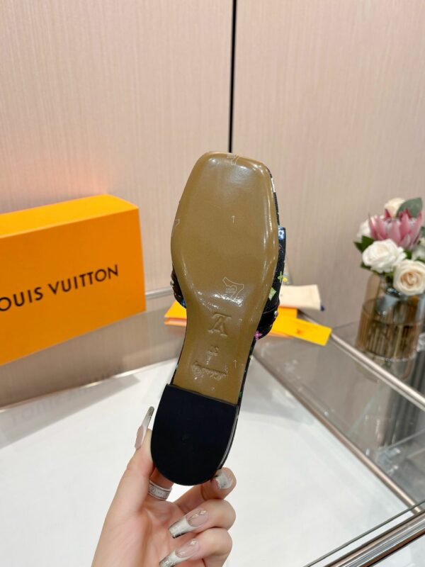 New Arrival Women Slippers 124