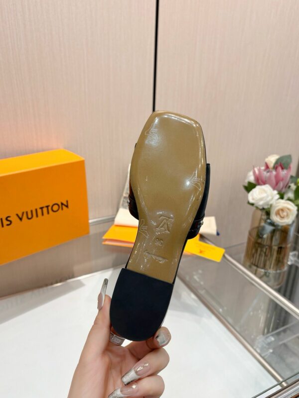 New Arrival Women Slippers 124