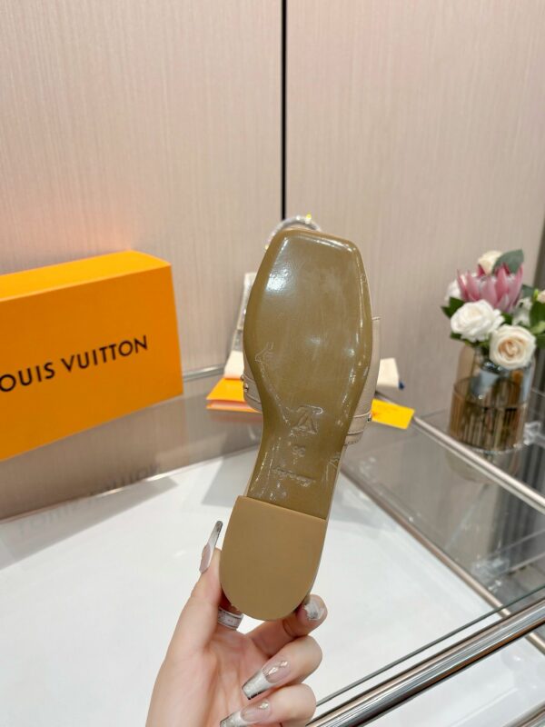 New Arrival Women Slippers 124
