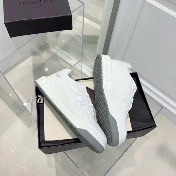 New Arrival Shoes V3009