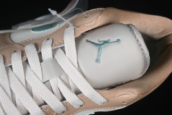 AJ 1 Low Hemp DC0774-130