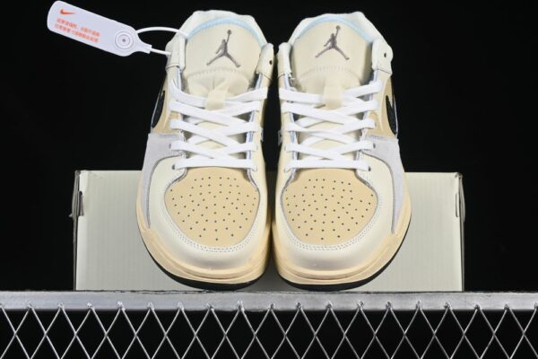AJ Stadium 90 Sanddrift Glacier Blue HQ3438-101