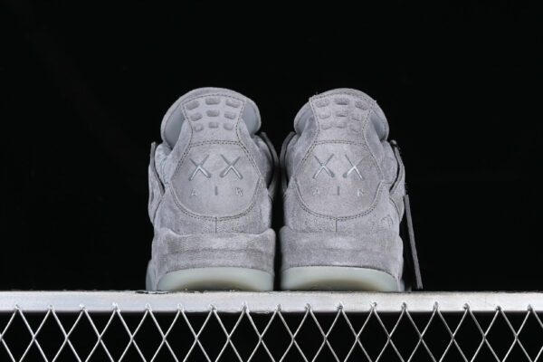 AJ 4 Retro Kaws 930155-003