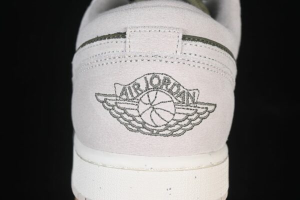 AJ 1 Low ‘Medium Olive Sail’ HV4089 201