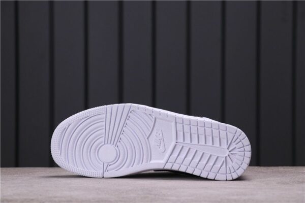 AJ 1 Low ‘White Obsidian’ 553558-114