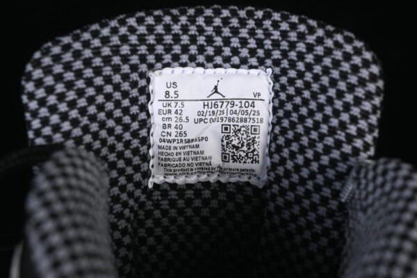 AJ 10 Retro ‘Steel’ HJ6779-104