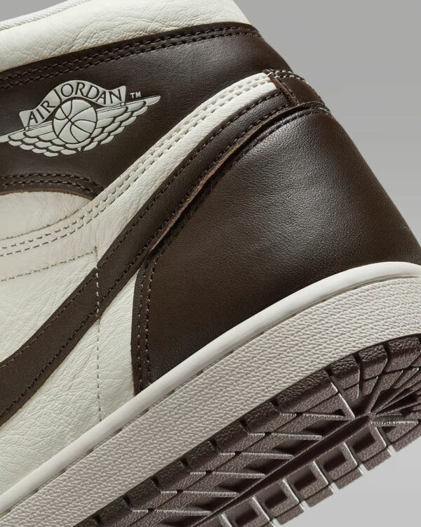 AJ 1 Retro High OG ‘Baroque Brown and Sail’ FD2596-200 AJ 1 Retro High OG ‘Baroque Brown and Sail’ FD2596-200