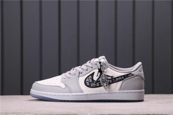 AJ 1 Low x Dior ‘White Grey’ CN8608-002 AJ 1 Low x Dior ‘White Grey’ CN8608-002