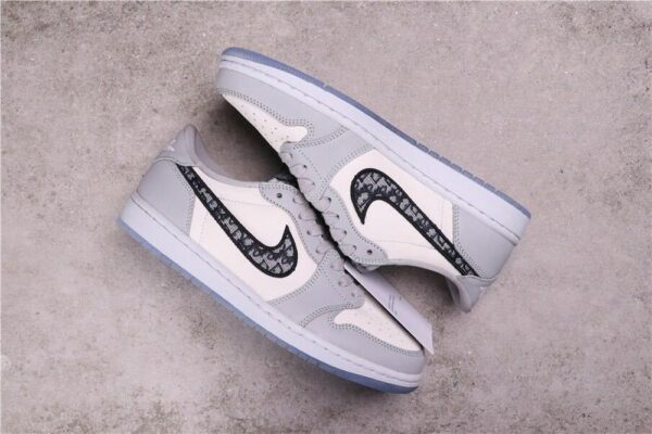 AJ 1 Low x Dior ‘White Grey’ CN8608-002 AJ 1 Low x Dior ‘White Grey’ CN8608-002