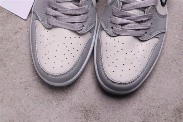 AJ 1 Low x Dior ‘White Grey’ CN8608-002 AJ 1 Low x Dior ‘White Grey’ CN8608-002